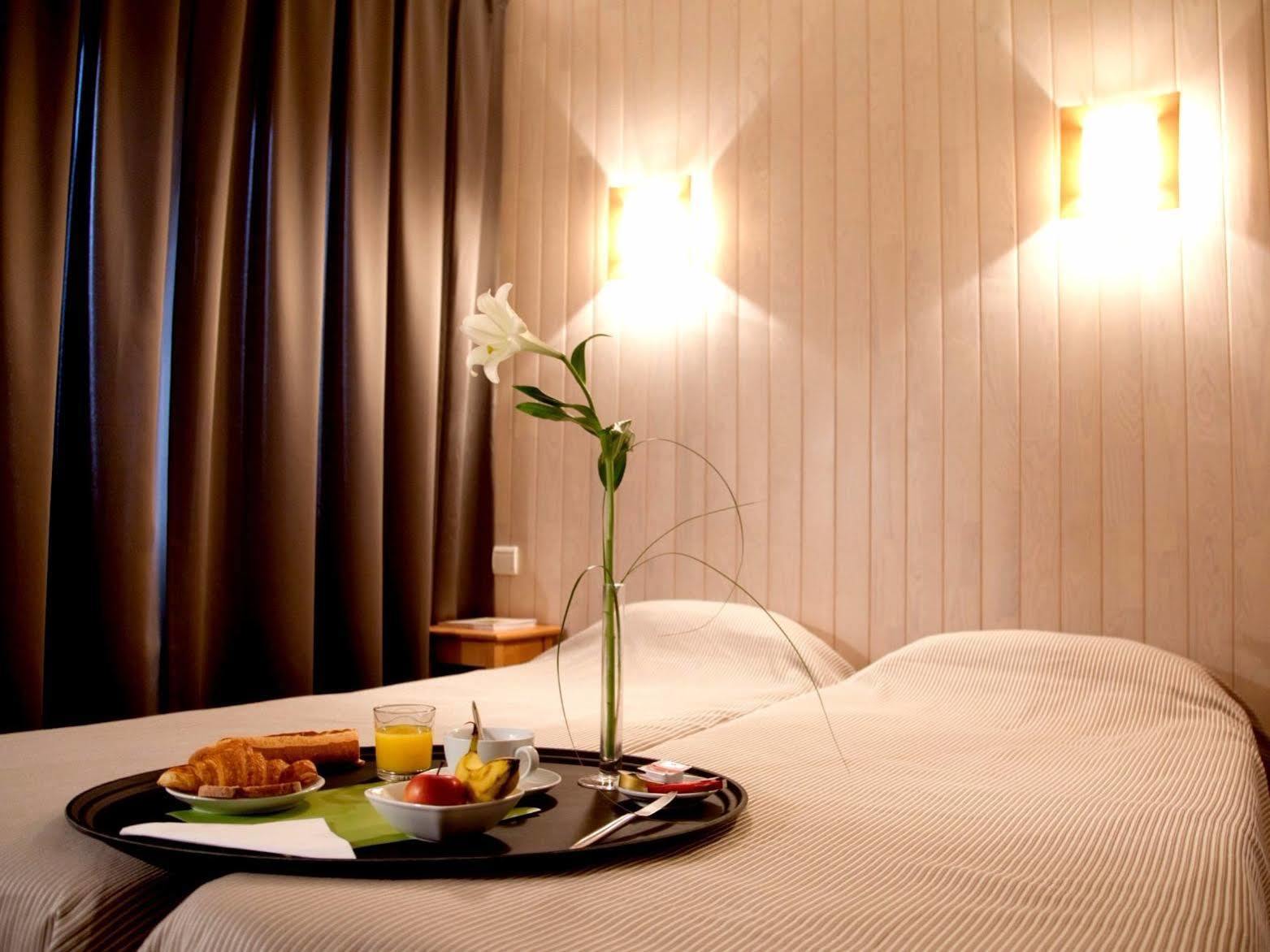 Logis Hotel Le Relais Biscarrosse Bagian luar foto