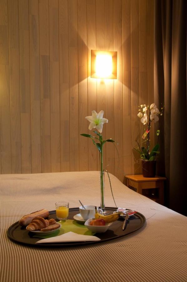 Logis Hotel Le Relais Biscarrosse Bagian luar foto